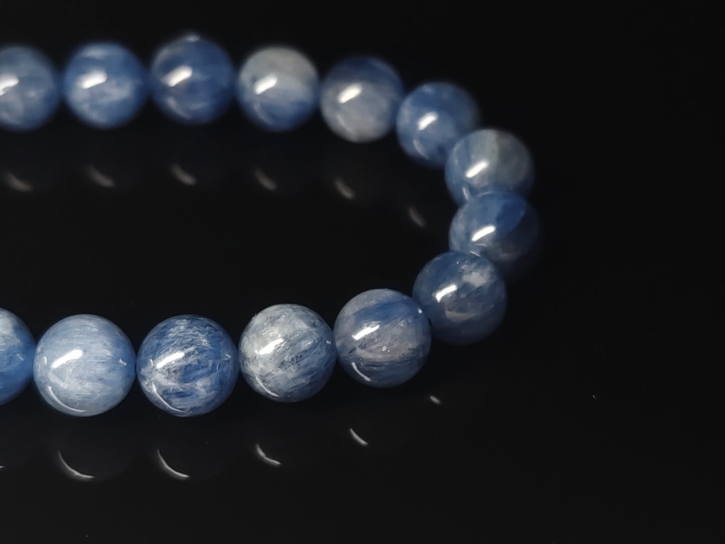 Kyanite Bracelet X (10mm）