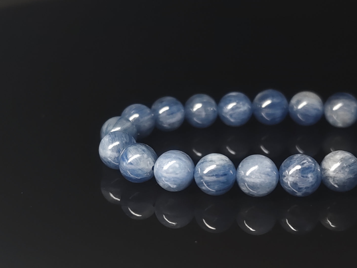 Kyanite Bracelet X (10mm）
